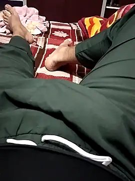 hunk28 6 online show from 10/28/25, 06:40