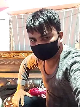 hunk28 6 online show from 12/14/25, 04:34