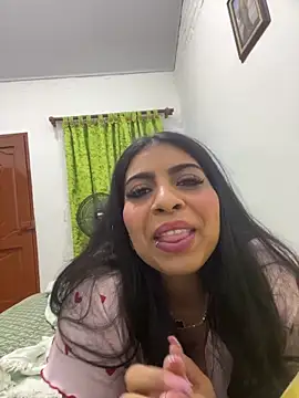 Rachellcooperrr online show from 06/14/26, 05:41