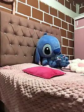 Snapshot of Rachellcooperrr chatting on 02/25/26, 11:37 Rachellcooperrr online show from 02/25/26, 11:37