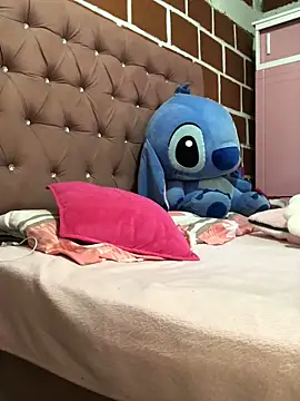 Snapshot of Rachellcooperrr chatting on 03/22/26, 05:47 Rachellcooperrr online show from 03/22/26, 05:47