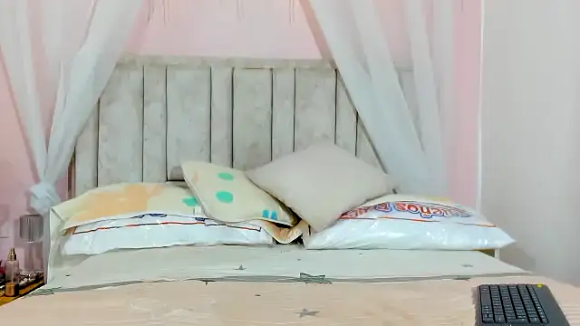 Rachellcooperrr online show from 09/28/25, 12:50