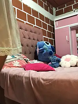 Snapshot of Rachellcooperrr chatting on 03/24/26, 02:11 Rachellcooperrr online show from 03/24/26, 02:11