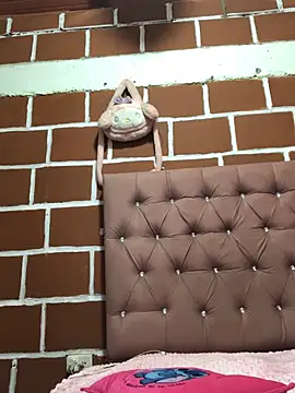 Snapshot of Rachellcooperrr chatting on 02/13/26, 12:43 Rachellcooperrr online show from 02/13/26, 12:43