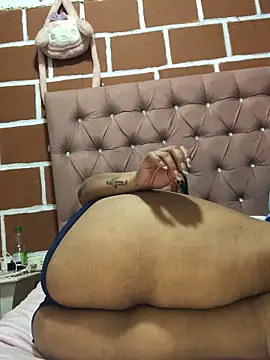 Snapshot of Rachellcooperrr chatting on 03/15/26, 06:53 Rachellcooperrr online show from 03/15/26, 06:53