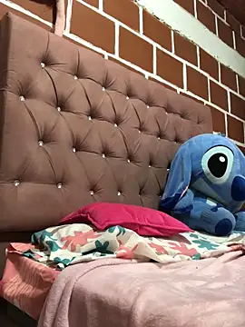 Snapshot of Rachellcooperrr chatting on 03/18/26, 12:58 Rachellcooperrr online show from 03/18/26, 12:58