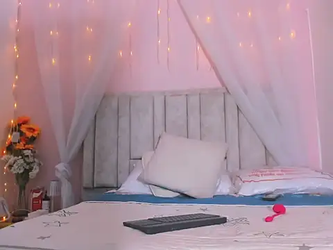 Rachellcooperrr online show from 10/08/25, 08:49