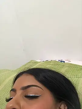 Rachellcooperrr online show from 07/11/26, 04:24