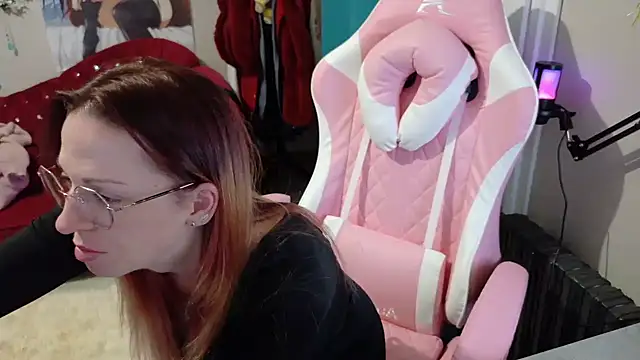 Snapshot of rubystrip chatting on 12/19/25, 09:17 rubystrip online show from 12/19/25, 09:17