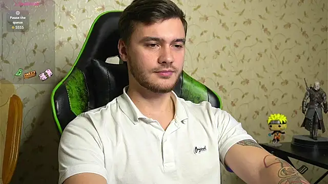 Snapshot of johnstoneisland chatting on 10/19/25, 08:11 johnstoneisland online show from 10/19/25, 08:11