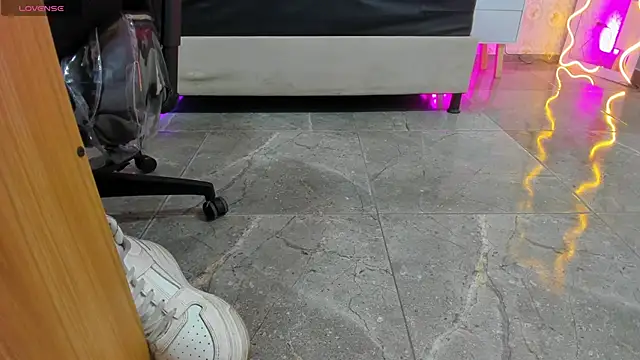 BLUE TAY1 online show from 10/25/25, 11:42