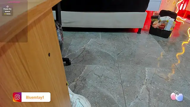 BLUE TAY1 online show from 10/18/25, 11:56