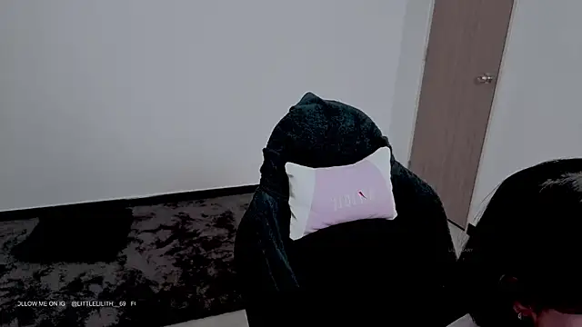 LilithCary online show from 11/26/25, 10:54