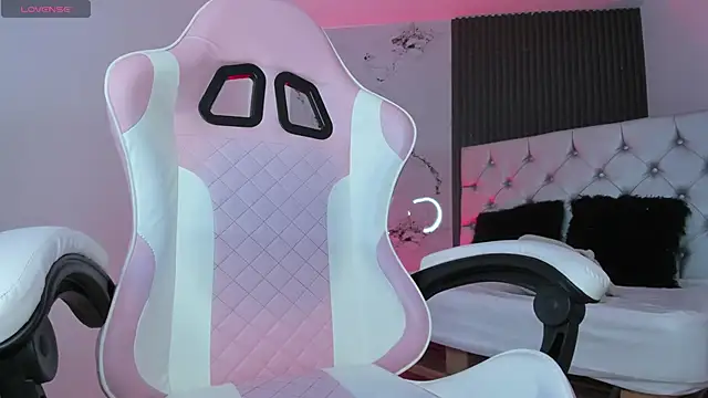 chloesagee online show from 10/22/25, 11:25