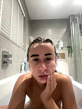 Snapshot of SexyySiSi chatting on 10/14/25, 05:35 SexyySiSi online show from 10/14/25, 05:35