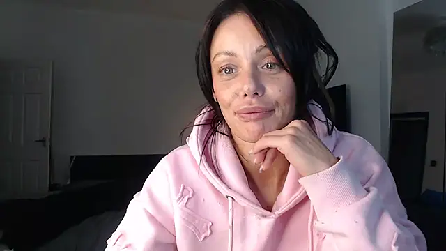 Snapshot of OliviaRyan22 chatting on 11/16/25, 09:30 OliviaRyan22 online show from 11/16/25, 09:30