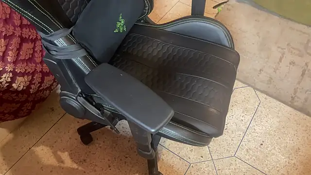 JUSTFORRICH online show from 11/06/25, 02:37