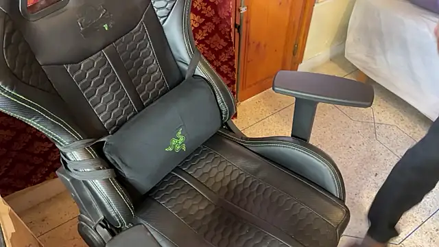 JUSTFORRICH online show from 10/24/25, 02:27