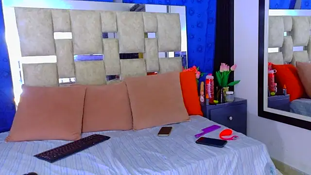 Snapshot of PerlaZultana chatting on 11/26/25, 08:09 PerlaZultana online show from 11/26/25, 08:09