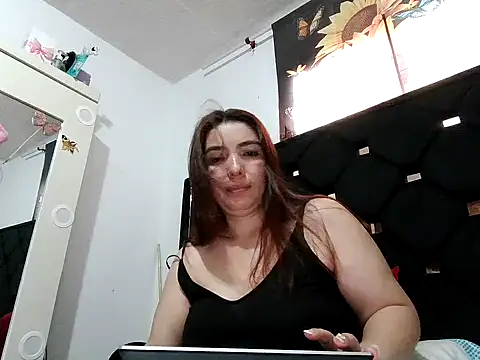 Snapshot of vegacristal88 chatting on 02/20/26, 09:39 vegacristal88 online show from 02/20/26, 09:39