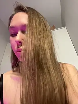 Molly Kisss online show from 06/01/26, 05:23