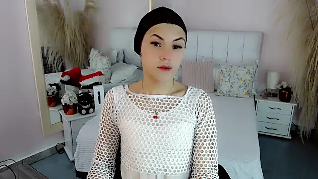 nathalialoes1 online show from 12/19/25, 12:25