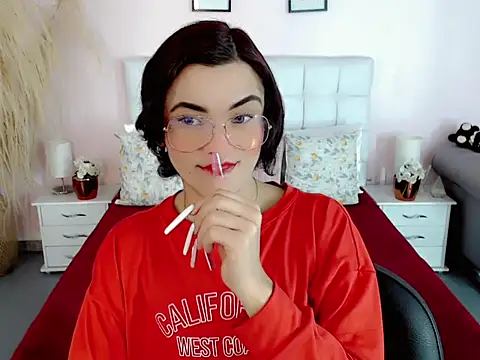 nathalialoes1 online show from 11/10/25, 11:54