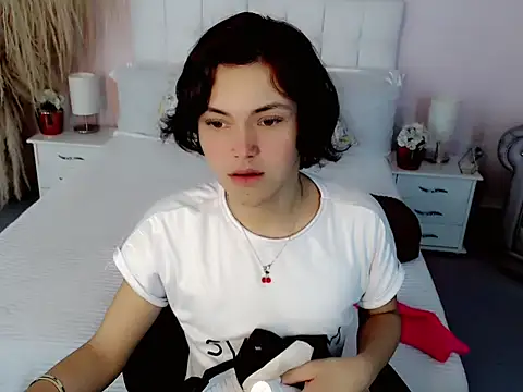 nathalialoes1 online show from 11/04/25, 07:17