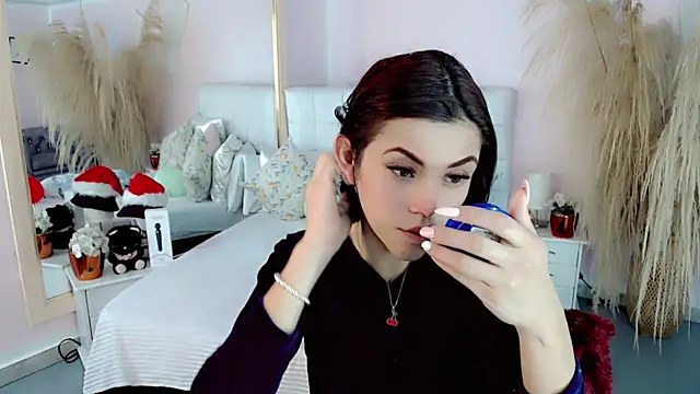 nathalialoes1 online show from 12/16/25, 05:33