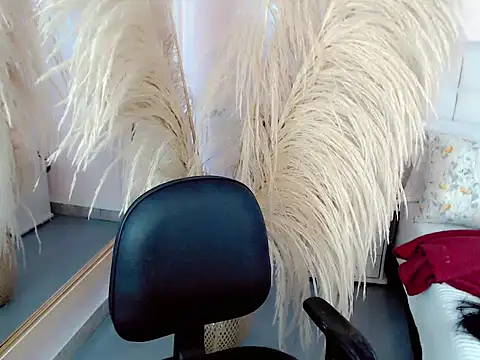 nathalialoes1 online show from 10/17/25, 07:15