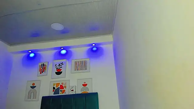 milk candy18 online show from 12/14/25, 10:32