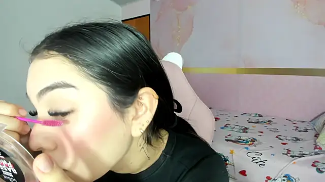 milk candy18 online show from 10/21/25, 10:47