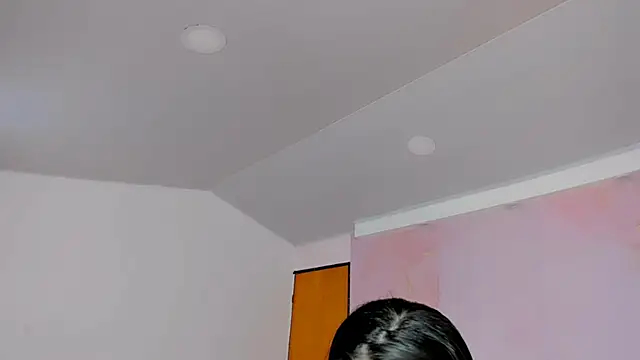 milk candy18 online show from 10/09/25, 12:28