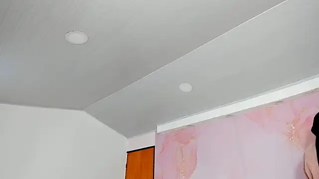 milk candy18 online show from 10/03/25, 12:17