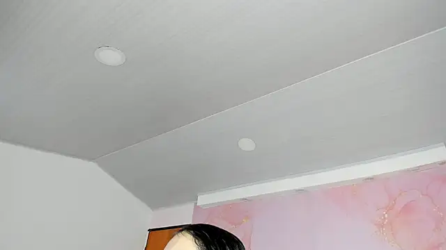 milk candy18 online show from 10/18/25, 12:07