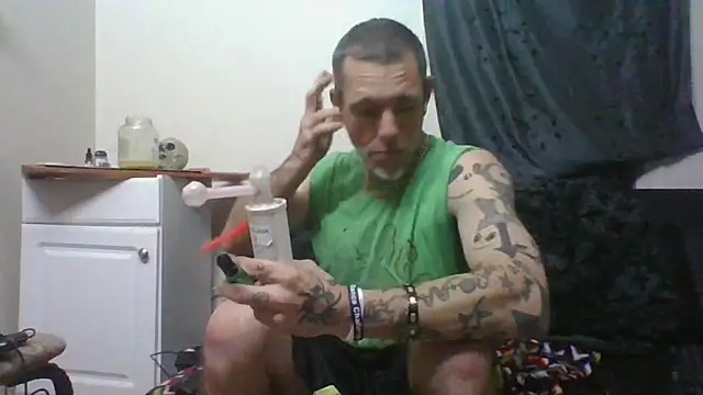 jarjar83 online show from 10/31/25, 04:09