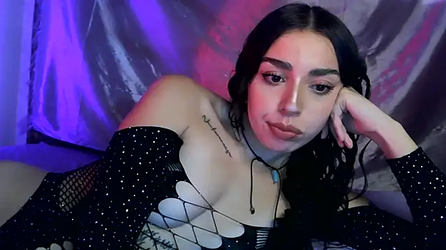 sweetbrunette22 online show from 02/11/26, 05:02