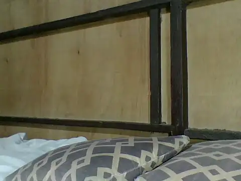 Snapshot of Madona1993 chatting on 02/22/26, 07:37 Madona1993 online show from 02/22/26, 07:37