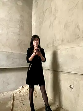 xtt1689999 online show from 10/19/25, 04:04