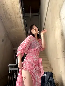 xtt1689999 online show from 10/16/25, 04:21