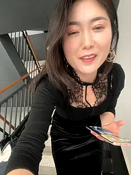 xtt1689999 online show from 10/31/25, 03:25