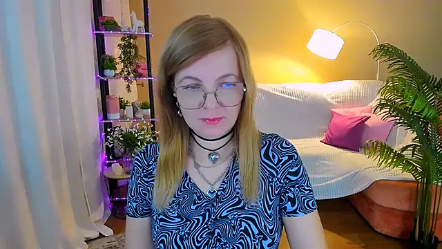 YourUniverser online show from 10/12/25, 04:14