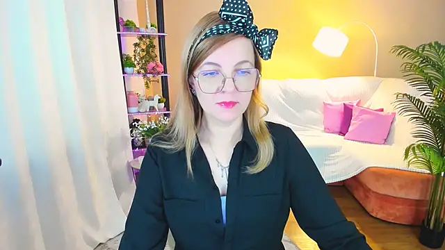 YourUniverser online show from 09/24/25, 04:30