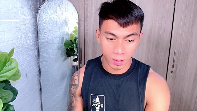 PinooyMilker online show from 11/13/25, 04:38