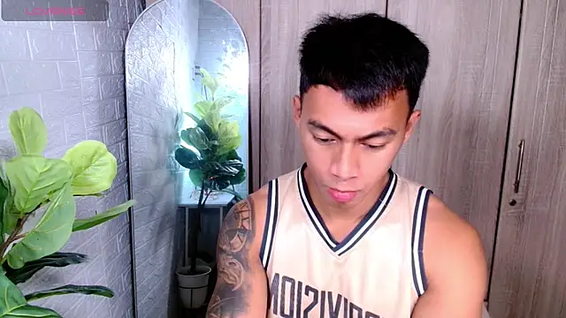 PinooyMilker online show from 03/22/26, 03:24