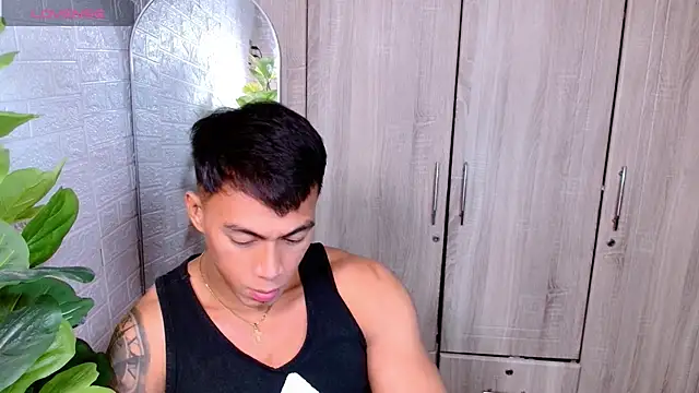 PinooyMilker online show from 11/23/25, 04:17