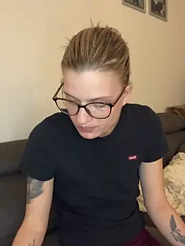 Lesamantssexy online show from 04/08/26, 07:48