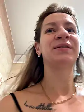 EvvaMur online show from 10/22/25, 12:32