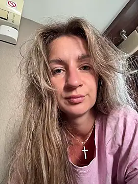 EvvaMur online show from 11/28/25, 01:50