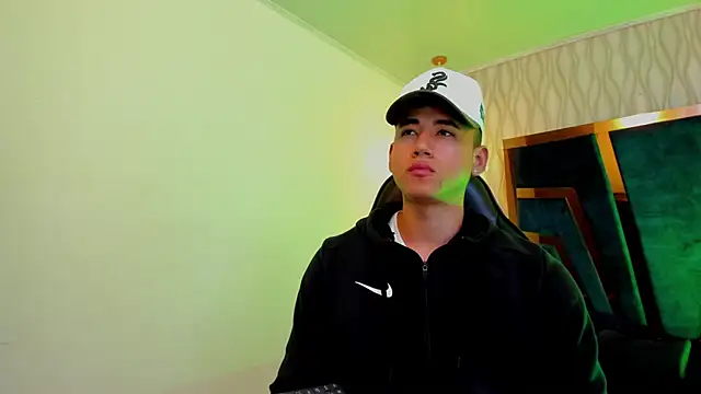 Snapshot of Draven_Marceaux chatting on 09/25/25, 11:38 Draven Marceaux online show from 09/25/25, 11:38